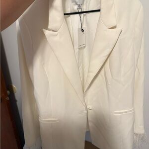 Gibson Latimer Cream Blazer with Structured Silhouette